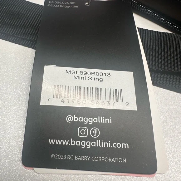 Baggallini Mini Sling Crossbody Black Bag NWT - Picture 6 of 7